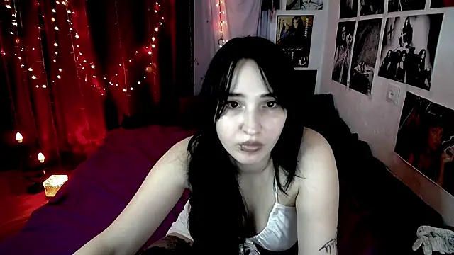 Snapshot of Tricky_Vicky666 chatting on March 2025 10:32:02 PM Tricky Vicky666 online show from March 2025 10:32:02 PM