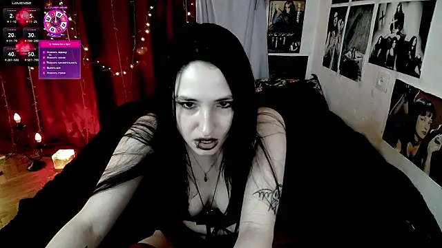 Snapshot of Tricky_Vicky666 chatting on April 2026 12:49:02 AM Tricky Vicky666 online show from April 2026 12:49:02 AM