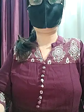 Aishwaryaa 69 online show from February 2026 10:12:01 AM