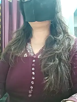 Snapshot of Aishwaryaa_69 chatting on May 2026 02:17:01 AM Aishwaryaa 69 online show from May 2026 02:17:01 AM