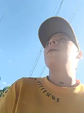 Snapshot of Rob_and_lizzy chatting on January 2025 09:11:02 PM Rob and lizzy online show from January 2025 09:11:02 PM