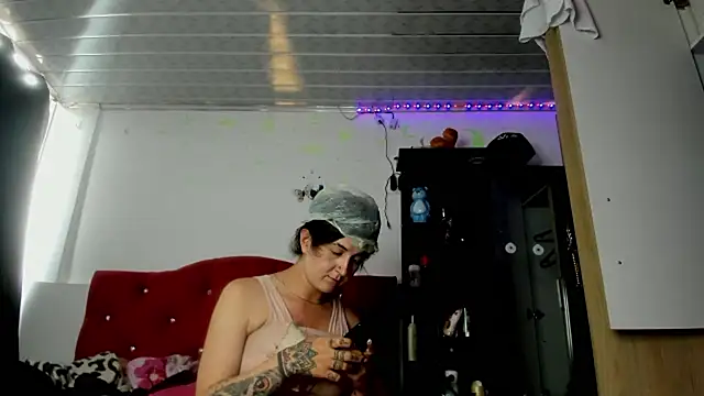 Sweet-Suck69 online show from November 2025 08:44:01 PM