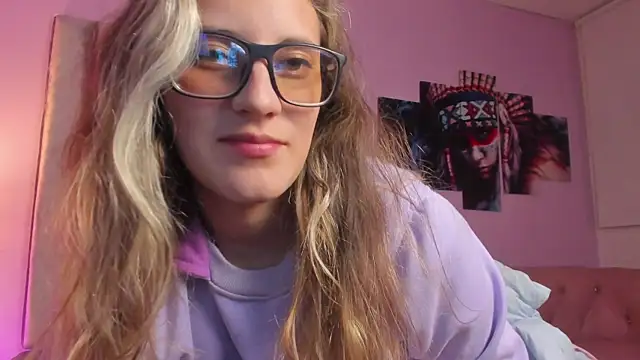 Giia paiige18 online show from December 2024 10:24:01 AM