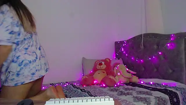 Giia paiige18 online show from March 2025 03:09:02 AM