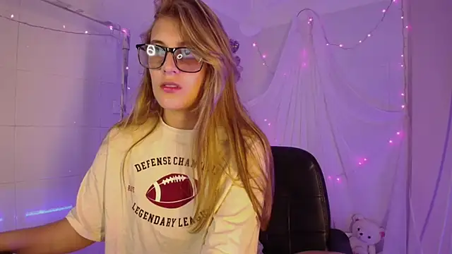 Giia paiige18 online show from November 2025 01:21:02 PM