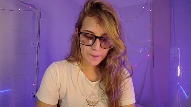 Giia paiige18 online show from December 2025 11:57:02 PM