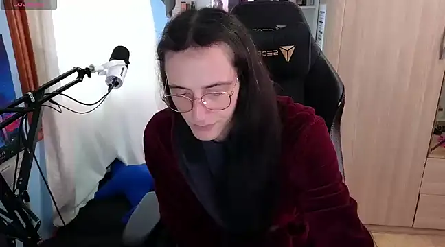 Snapshot of MemiKouki chatting on February 2025 01:09:02 PM MemiKouki online show from February 2025 01:09:02 PM