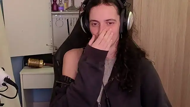 MemiKouki online show from February 2026 05:33:01 PM