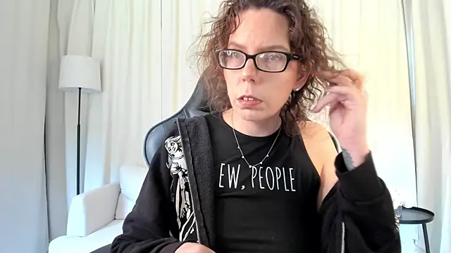 SaraDesirexo online show from April 2026 12:17:02 PM