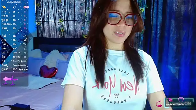 Snapshot of SharonR1 chatting on September 2025 09:25:02 PM SharonR1 online show from September 2025 09:25:02 PM