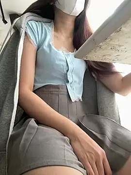 Snapshot of Lami_Mi chatting on April 2026 05:40:01 AM Lami Mi online show from April 2026 05:40:01 AM