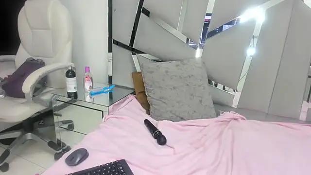 Catherinee69 x online show from December 2024 09:49:01 AM