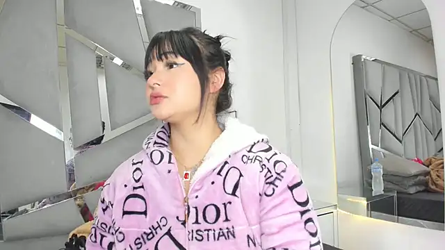 Catherinee69 x online show from October 2025 03:53:02 AM