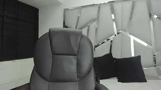 Catherinee69 x online show from February 2026 03:37:02 AM