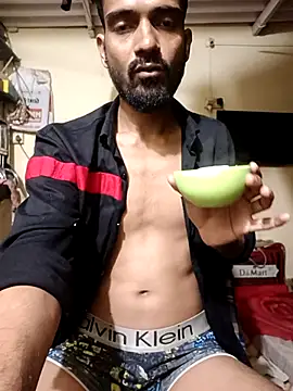 Snapshot of saggy1218 chatting on February 2026 12:31:01 AM saggy1218 online show from February 2026 12:31:01 AM