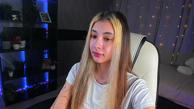 DarlaLike online show from March 2025 04:35:01 AM