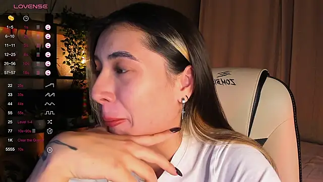 DarlaLike online show from October 2025 04:10:01 AM