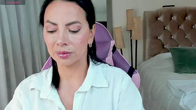 veronika naughty online show from September 2025 02:21:01 PM