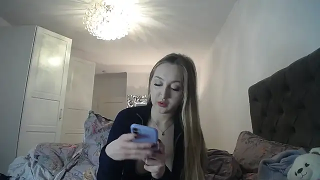 Snapshot of Ninadream2001 chatting on March 2025 06:55:02 PM Ninadream2001 online show from March 2025 06:55:02 PM