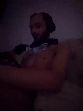 Snapshot of denisxlRo chatting on February 2025 08:20:02 PM denisxlRo online show from February 2025 08:20:02 PM