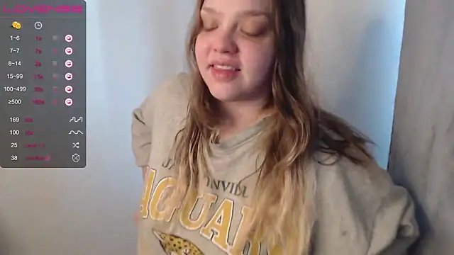 Snapshot of darling_tony chatting on September 2025 03:12:02 PM darling tony online show from September 2025 03:12:02 PM