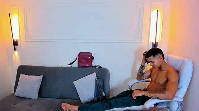 Paradise boy s online show from January 2026 07:50:02 PM