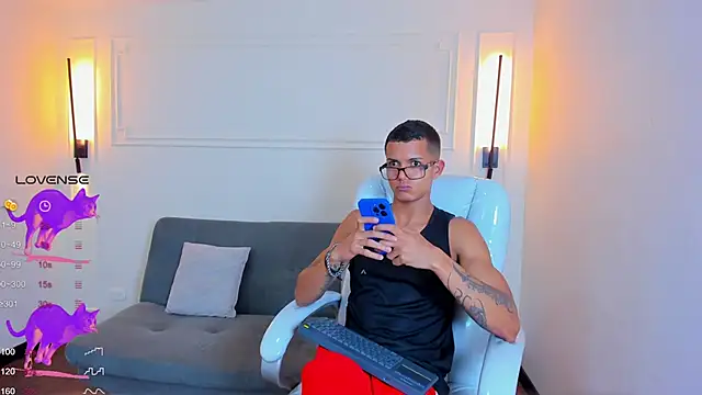 Paradise boy s online show from February 2026 05:17:02 PM