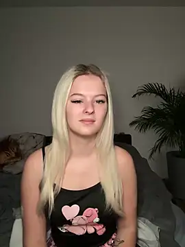 Snapshot of Allylove03 chatting on December 2024 07:07:02 AM Allylove03 online show from December 2024 07:07:02 AM