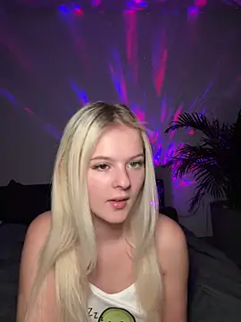 Snapshot of Allylove03 chatting on December 2024 05:01:01 AM Allylove03 online show from December 2024 05:01:01 AM