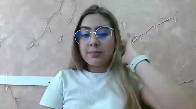 Miabonnett  online show from January 2025 04:06:01 PM