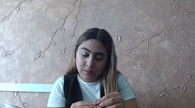 Miabonnett  online show from February 2025 01:16:02 PM