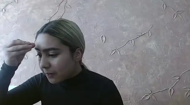 Miabonnett  online show from February 2025 01:01:01 PM