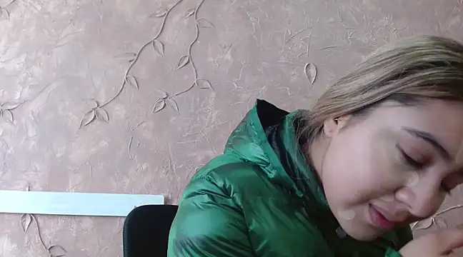 Miabonnett  online show from February 2025 01:11:02 PM