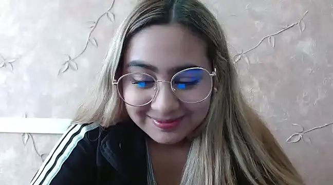 Miabonnett  online show from February 2025 04:04:01 PM