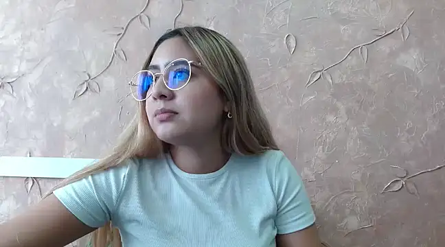 Miabonnett  online show from February 2025 03:05:01 PM