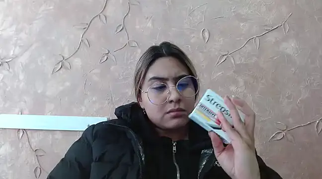 Miabonnett  online show from March 2025 06:07:01 PM