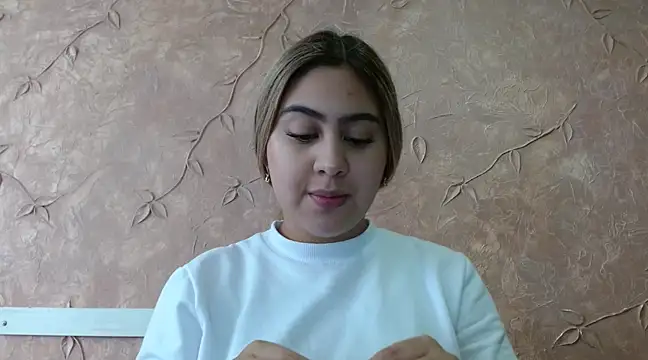 Miabonnett  online show from March 2025 01:03:01 PM