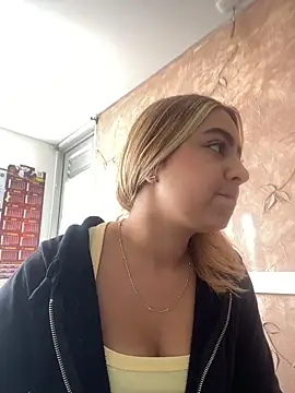 Miabonnett  online show from December 2025 12:25:02 PM