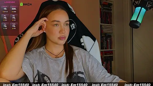 Snapshot of Emili1- chatting on December 2024 02:33:01 PM Emili1- online show from December 2024 02:33:01 PM