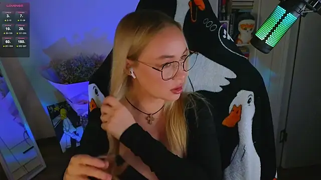 Snapshot of Emili1- chatting on September 2025 04:18:02 PM Emili1- online show from September 2025 04:18:02 PM