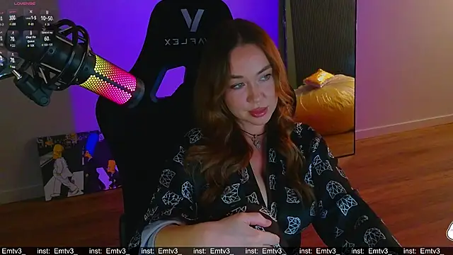 Snapshot of Emili1- chatting on July 2026 09:36:02 AM Emili1- online show from July 2026 09:36:02 AM