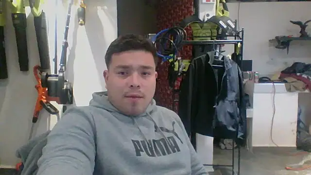 Snapshot of DirtyRcride chatting on December 2024 04:38:01 AM DirtyRcride online show from December 2024 04:38:01 AM