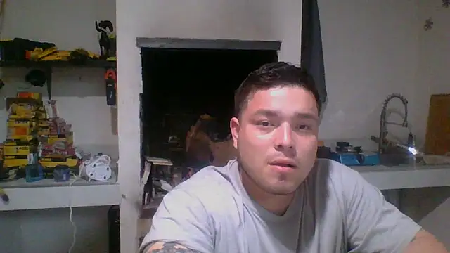 Snapshot of DirtyRcride chatting on February 2025 05:14:02 AM DirtyRcride online show from February 2025 05:14:02 AM
