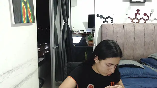 Liza Thurner online show from January 2025 12:31:01 AM