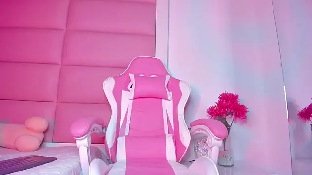 little-Emma online show from February 2025 03:20:01 AM