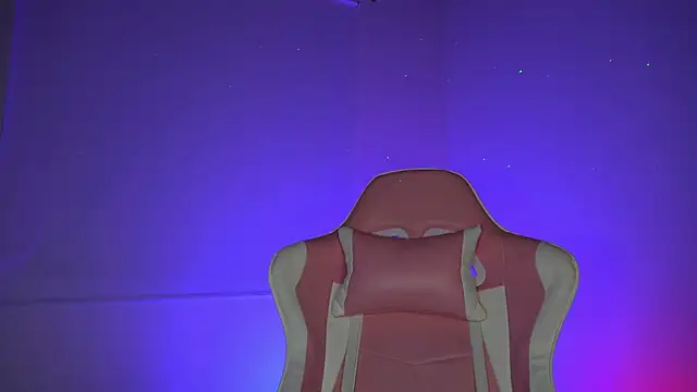 little-Emma online show from February 2026 03:13:01 AM