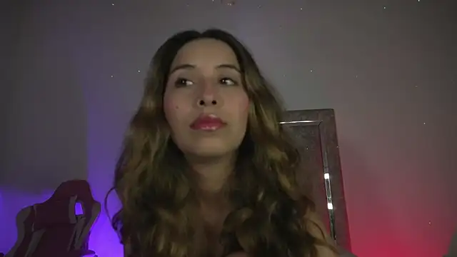 little-Emma online show from May 2026 11:22:01 PM
