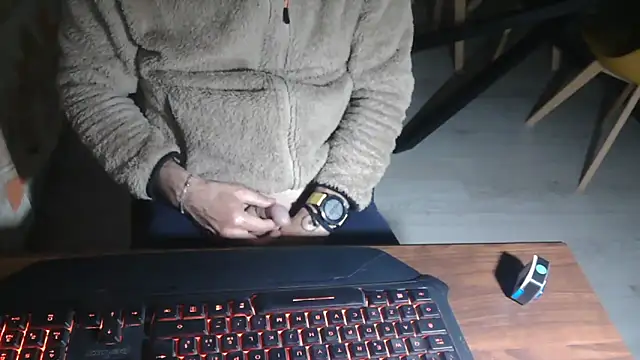 Adri gard online show from April 2026 08:20:02 PM