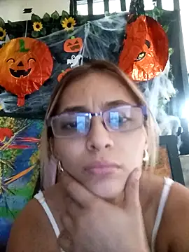 sofia playful online show from October 2025 09:13:01 PM
