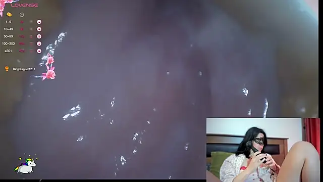 Reinacatchile online show from September 2025 01:44:01 AM